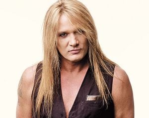 SEBASTIAN BACH: "CUATRO DE CINCO QUIEREN HACER UNA REUNIÓN DE SKID ROW. YO SOY UNO DE ELLOS"