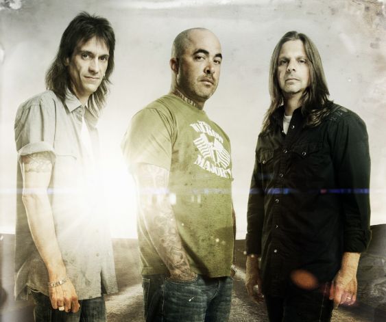 STAIND: PRIMER LANZAMIENTO EN DIRECTO OFICIAL