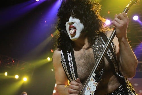 PAUL STANLEY (KISS): “TIENES A GENTE QUE COMPARTEN ARCHIVOS, QUE ES UNA BUENA MANERA DE DECIR ‘ROBAR’. NO PUEDES COMPARTIR LO QUE NO ES TUYO”