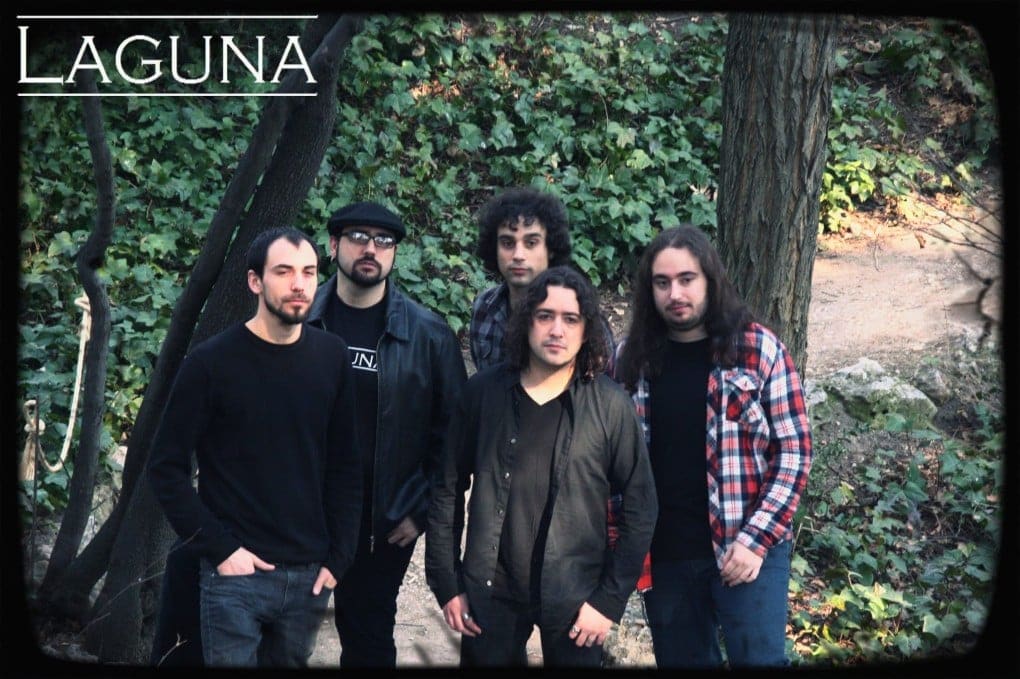 DISCO DE DEBUT DE LAGUNA, "OCTUBRE EN LAS HERIDAS"