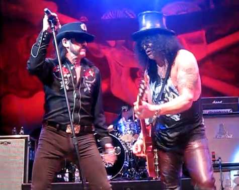 LEMMY Y GILBY CLARKE SE SUBEN AL ESCENARIO CON SLASH