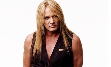 SEBASTIAN BACH PRESENTA A SU NUEVO GUITARRISTA