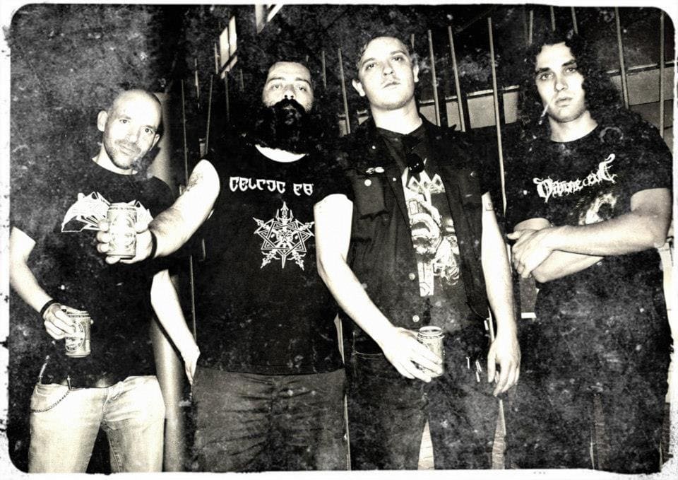 GRAVEYARD (DEATH METAL) FIRMAN CON WAR-ANTHEM RECORDS