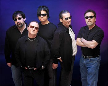 LOS MIEMBROS DE BLUE ÖYSTER CULT SE REUNEN PARA UN CONCIERTO EN NUEVA YORK