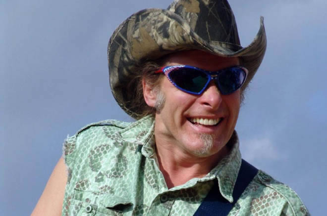 TED NUGENT: "LOS VOTANTES QUE HAN ELEGIDO A OBAMA HAN VOTADO POR EL SUICIDIO ECONÓMICO Y ESPIRITUAL. SON ALIMAÑAS HUMANAS"