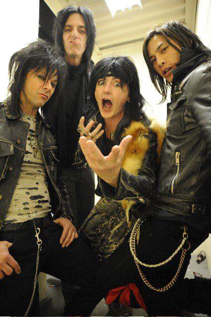 L.A. GUNS: PRIMERA FOTO CON SU NUEVO LINE-UP