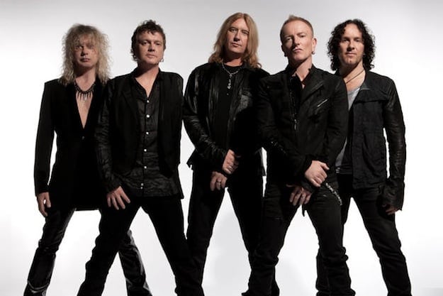 Def Leppard anuncian guitarrista sustituto de Vivian Campbell de forma temporal