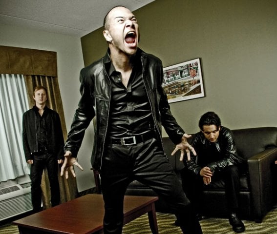 DANKO JONES ESTRENA VIDEO PARA I BELIEVED IN GOD