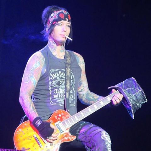 EL GUITARRISTA DE GUNS N" ROSES DJ ASHBA A PUNTO DE MORIR POR FUMAR CIGARRILLOS ELECTRÓNICOS