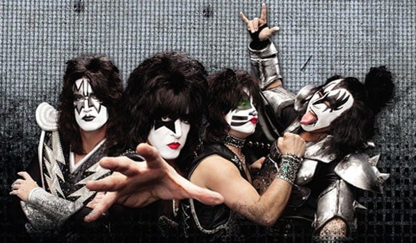 ERIC SINGER (KISS): "PAUL STANLEY Y GENE SIMMONS NO NECESITAN DINERO. HACEN ESTO PORQUE QUIEREN HACERLO"