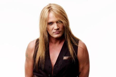 SEBASTIAN BACH VUELVE AL ESTUDIO