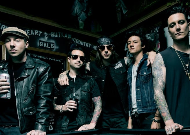 AVENGED SEVENFOLD ROMPIENDO EN LAS LISTAS DE VENTAS