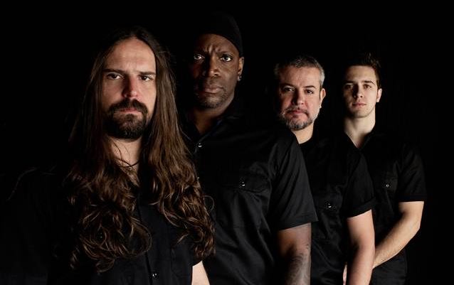 SEPULTURA OFRECEN NUEVO TEMA DE ADELANTO