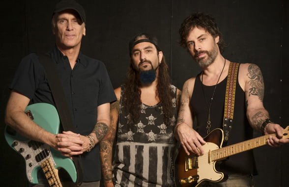 THE WINERY DOGS ESTRENAN VIDEO CLIP