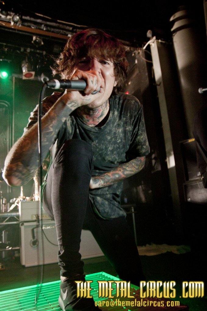 Oli Sykes de Bring Me The Horizon pide apoyo para el resto de miembros de LostProphets