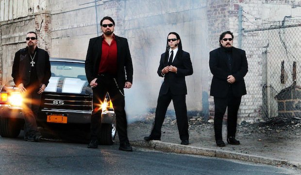 Adrenaline Mob sufren un ‘serio accidente’ durante su gira norteamericana