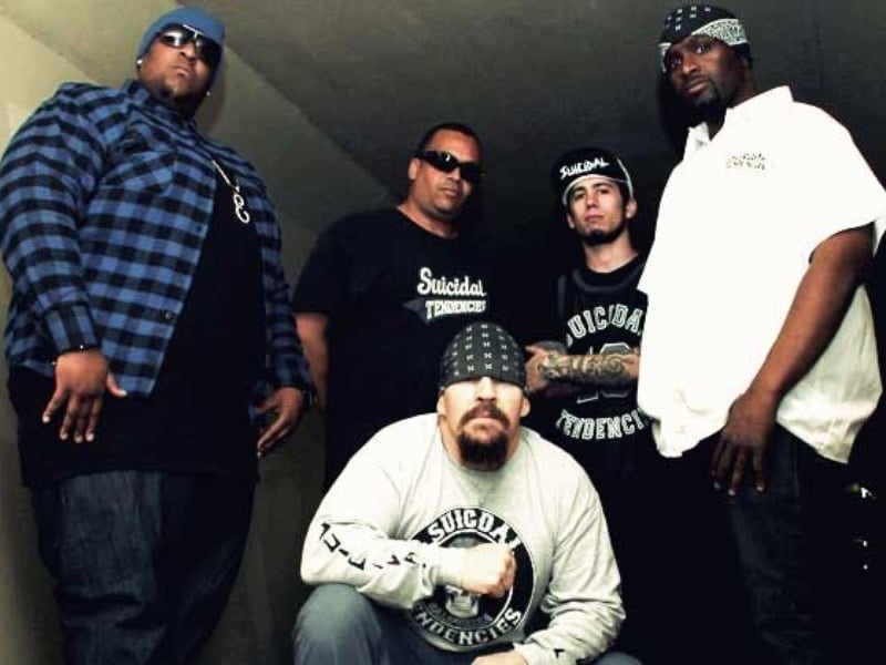 Fallece un seguidor de hardcore al tirarse del escenario en un concierto de Suicidal Tendencies