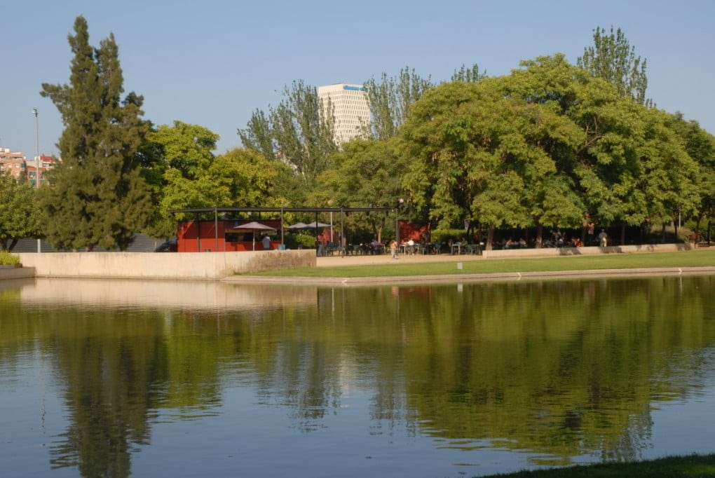 El lago del Parc de Can Zam