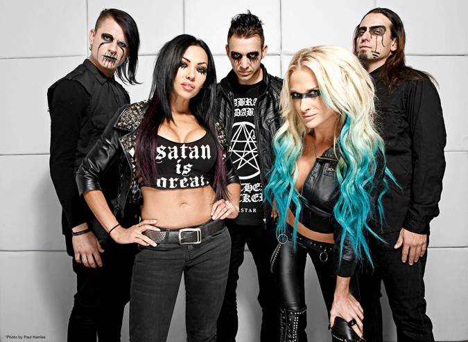 Butcher Babies estrenan el vídeo lyric de "C8H18 (Gasoline)"