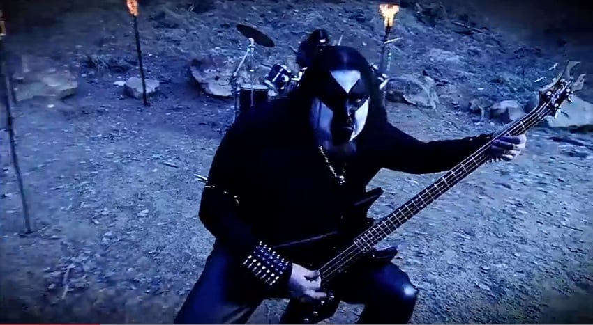 Una empresa finlandesa de pastillas para la tos, elige a una banda de black metal como protagonistas de su campaña promocional