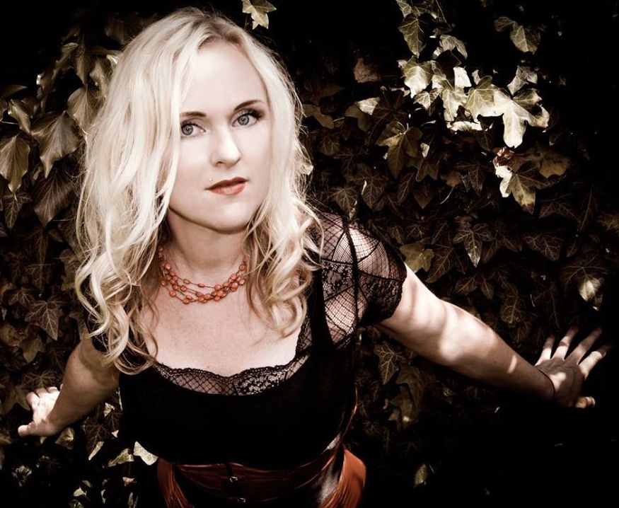 Liv Kristine estrena uno de sus nuevos temas