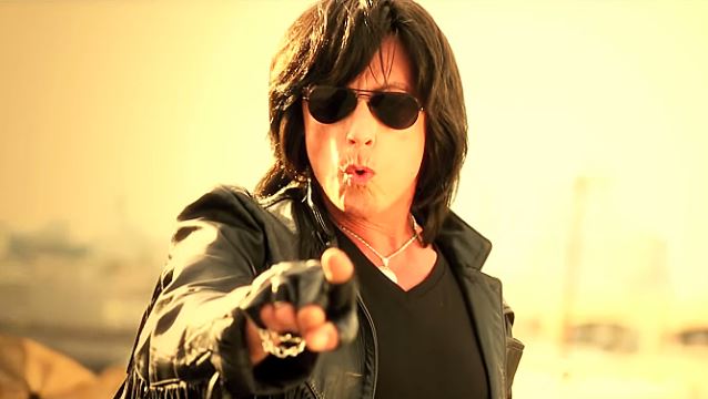 Joe Lynn Turner "tiene intenciones de regresar al escenario" después de su ataque al corazón