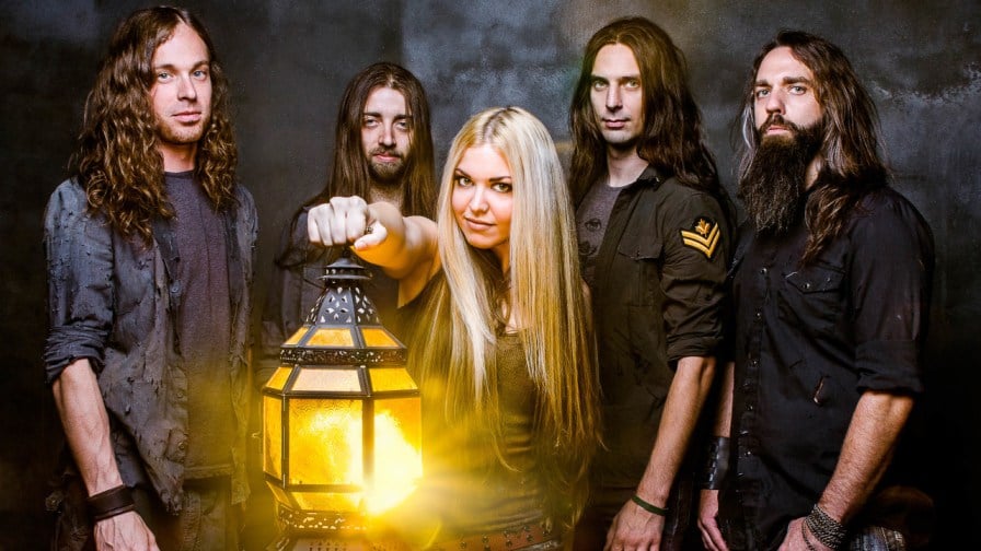 The Agonist estrenan otro nuevo video clip: “A Gentle Diasease”