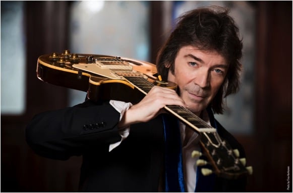 Steve Hackett estrena el vídeo de "Love Song To A Vampire"