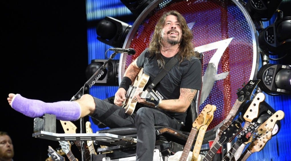 Foo Fighters vuelven a los escenarios con Dave Grohl en un trono gigante