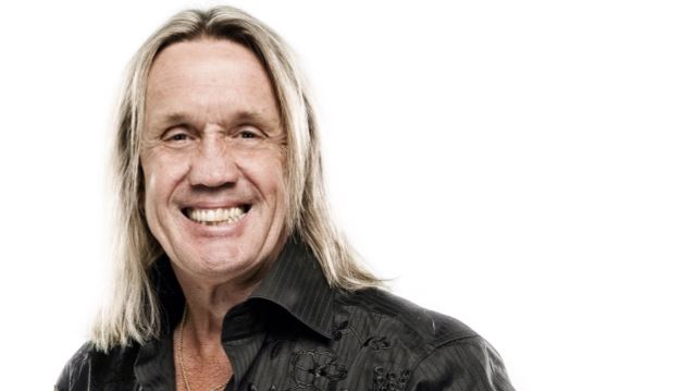 Nicko McBrain (Iron Maiden): El cáncer de Bruce Dickison le inspiró para lograr la sobriedad, y le "hizo dar cuenta de lo estúpido que estaba siendo"