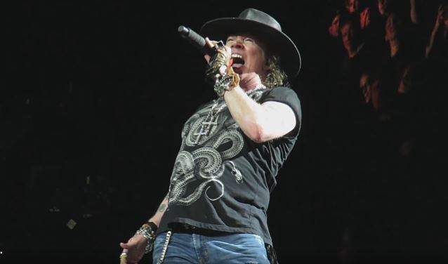 Guns N' Roses eliminan un tema de su próximo lanzamiento por lenguaje homófobo y racista