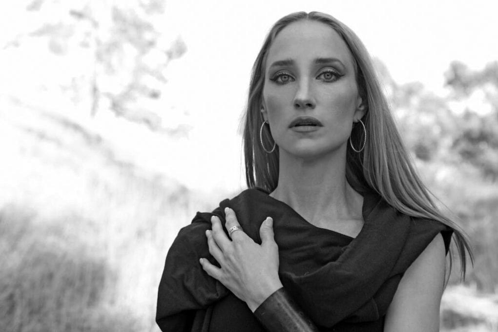 Se suicida Jill Janus de Huntress