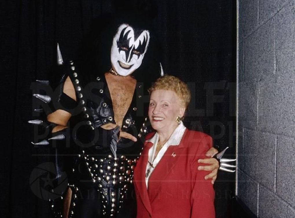 Muere la madre de Gene Simmons