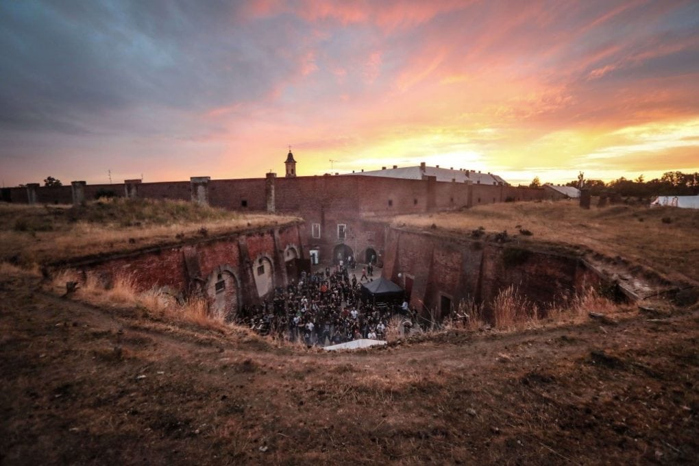 fuerte medieval Brutal Assault