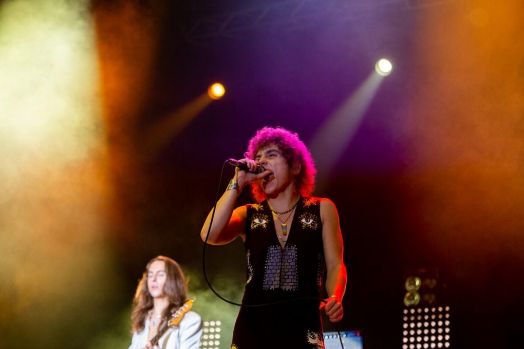 El vocalista de Greta Van Fleet se sintió aliviado tras confirmar ser gay