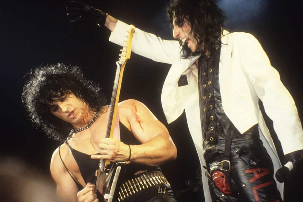 Alice Cooper vuelve a reclutar a Kane Roberts a la guitarra