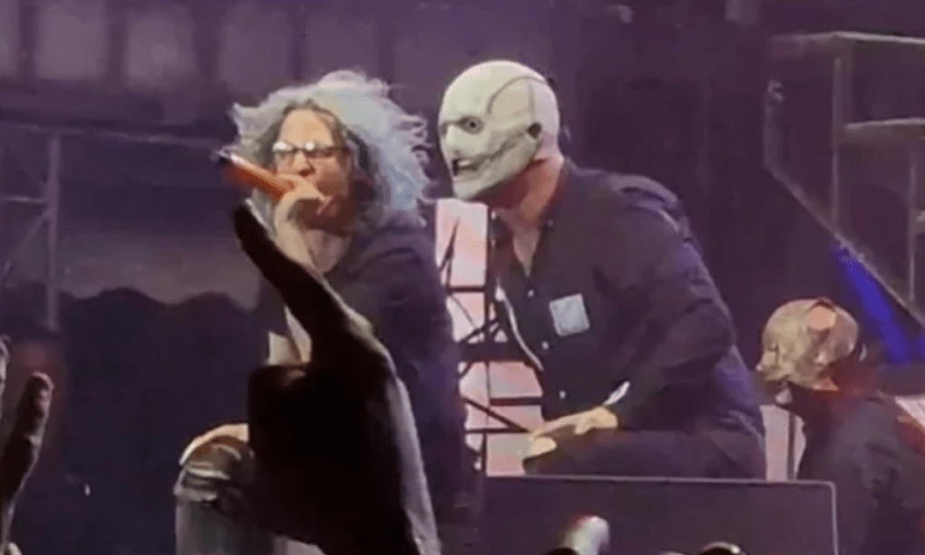 Corey Taylor y su hijo Griffin cantan juntos con Slipknot en directo