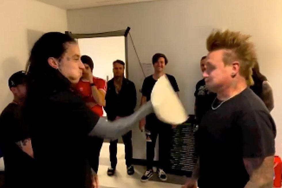 Las chorradas que hace Papa Roach en backstage