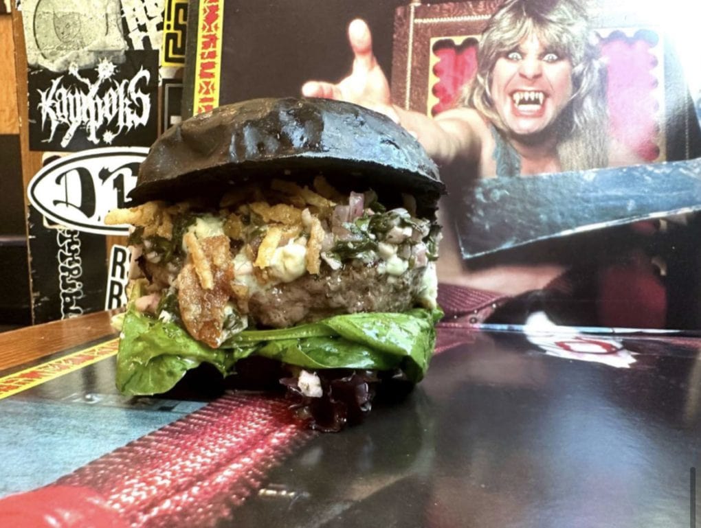 La nueva hamburguesa de Ozzy Osbourne por Halloween