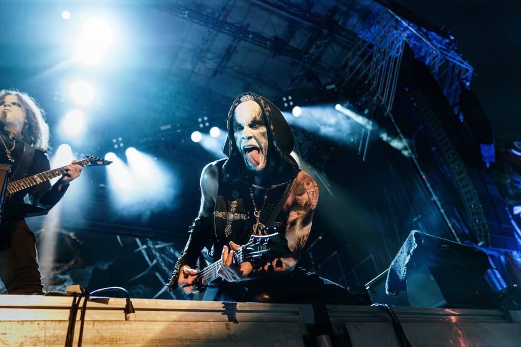 Behemoth anuncia "La M**rda de Dios" y desata furia cristiana