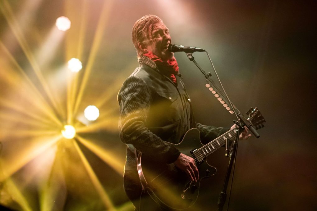 Queens of the Stone Age cancelan de emergencia el resto de su gira