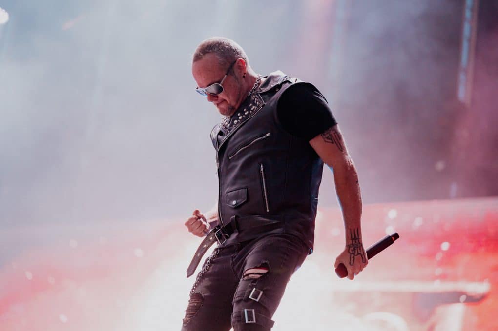 El ex-vocalista de Judas Priest hará una gira con músicos españoles