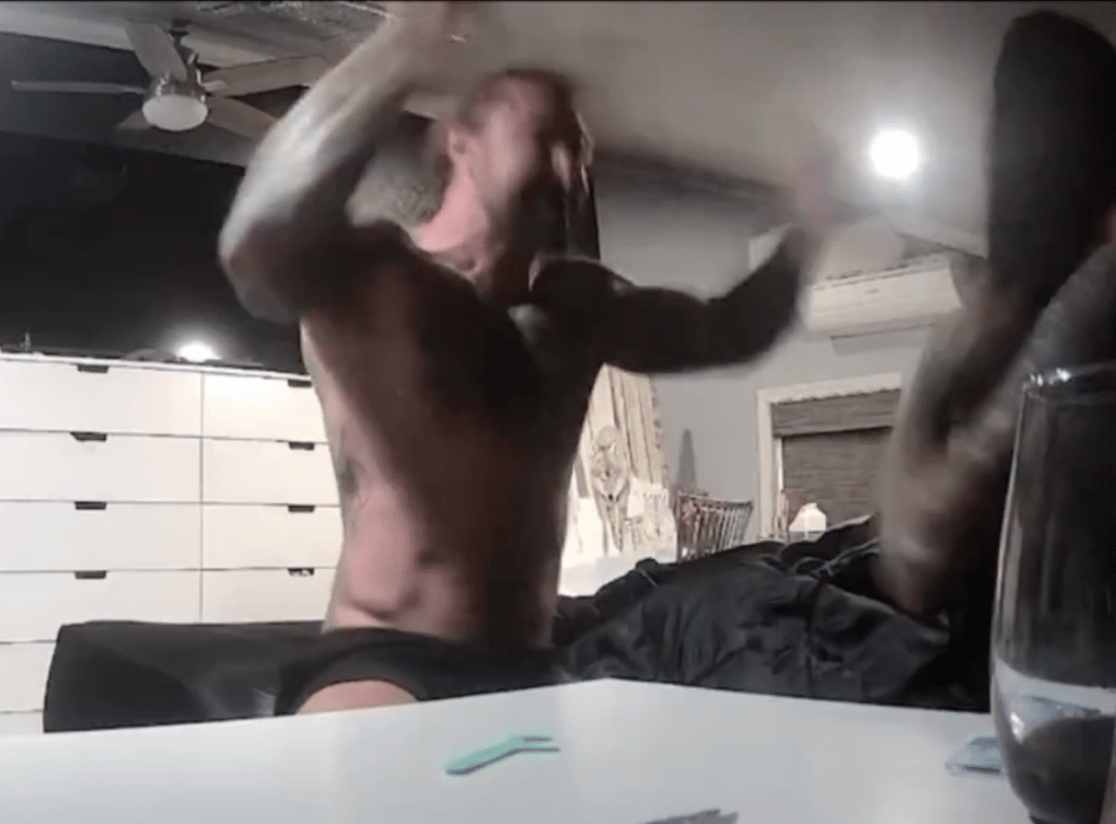 Un video muestra a Tim Lambesis de As I Lay Dying desquiciado y siendo violento con su mujer