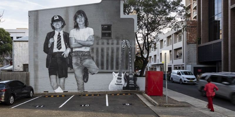 Malcolm-angus-young-Burwood-sidney-acdc